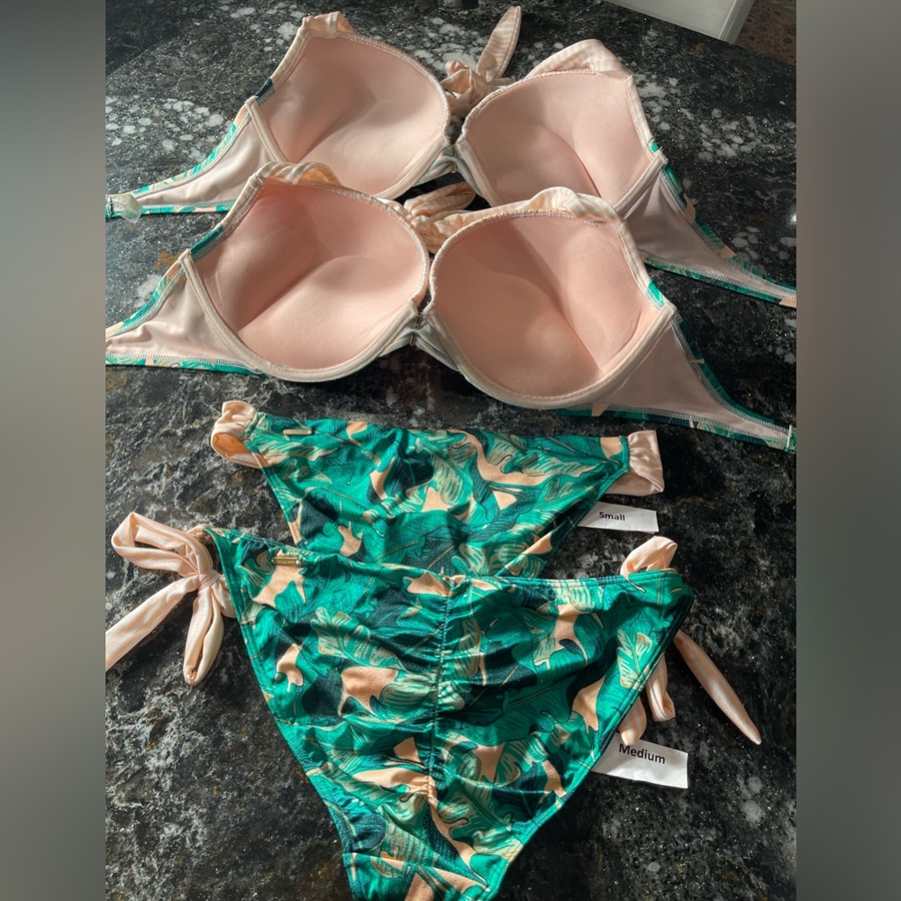 NWOT Victoria’s secret’s bikini bombshell 34DD and 36C with various bottoms S/M - Picture 9 of 16